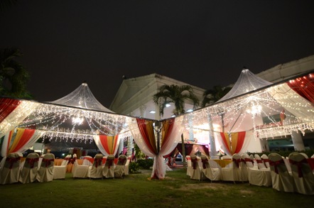 Izzi Canopy Rental
